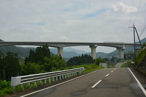 HSjEAEo