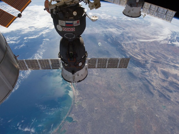 619615main_iss030e020725_1600_1600-1200