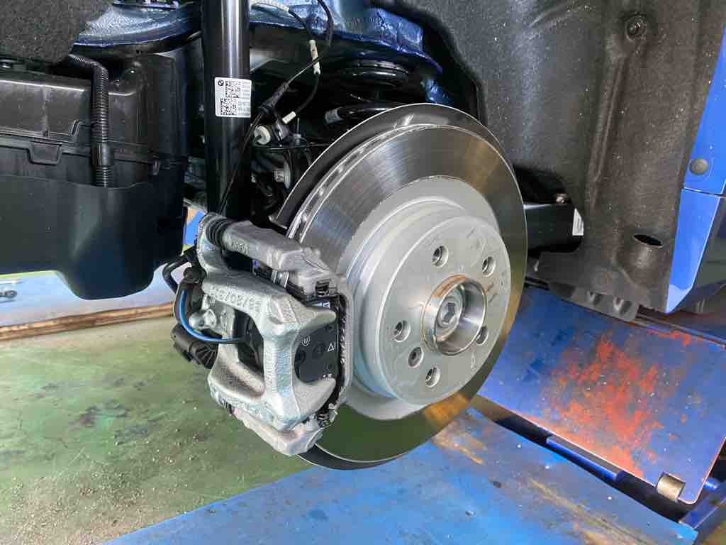  X1 (U11) xDrive20d 純正ブレーキパッド新車外し BMW X1 U11 スタッドレス交換、低ダストブレーキパッド交換 : 木下