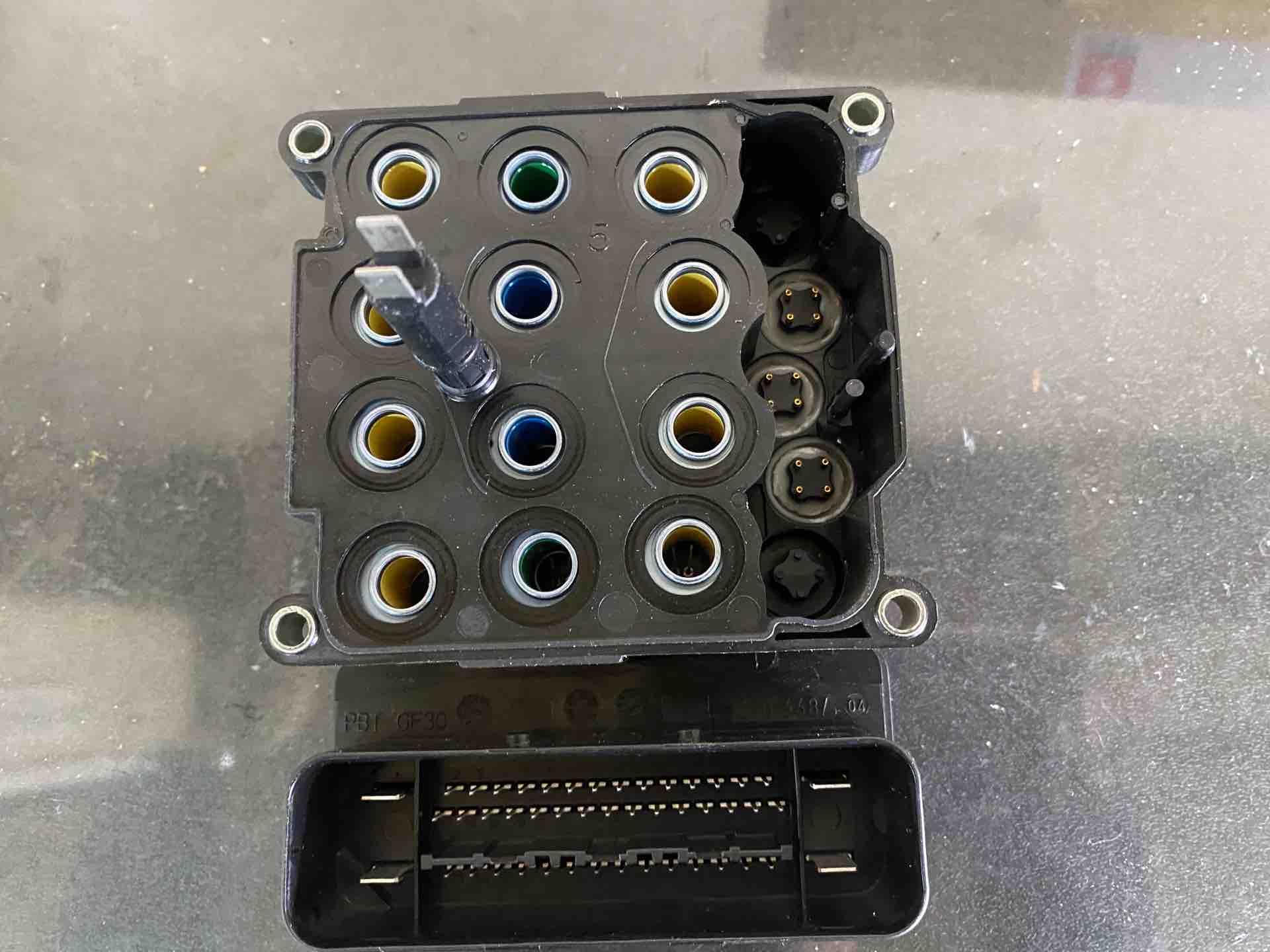 ABSコントロールユニットABSモジュールジープラングラー