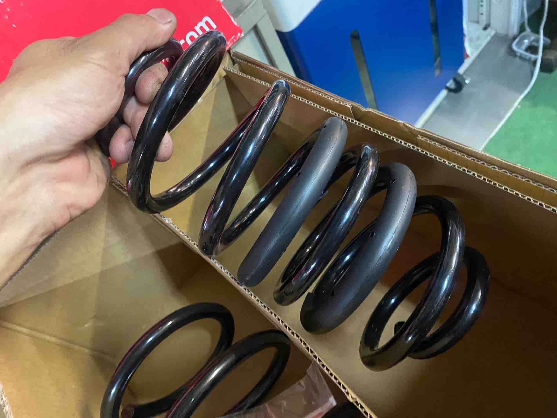 美品【BMW f40】Hu0026R ダウンサス 118i 7K15