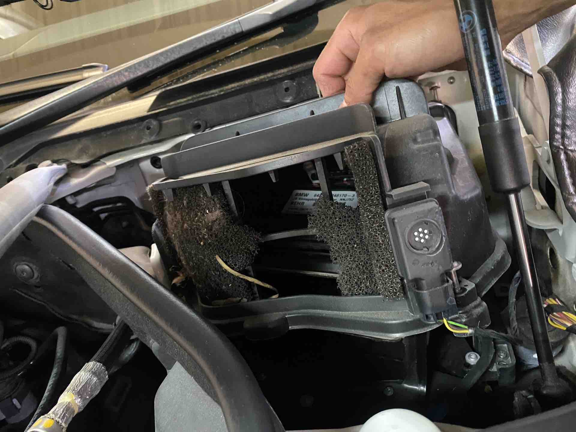 Bmw 5シリーズ F10 エアコン異音 木下オートサービスのブログ