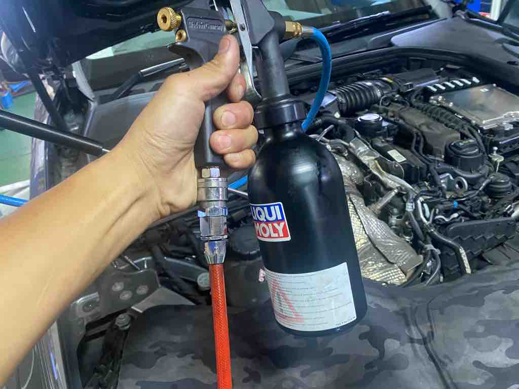 メルセデスベンツ Eクラス X213 LIQUI MOLY メンテナンス : 木下オート