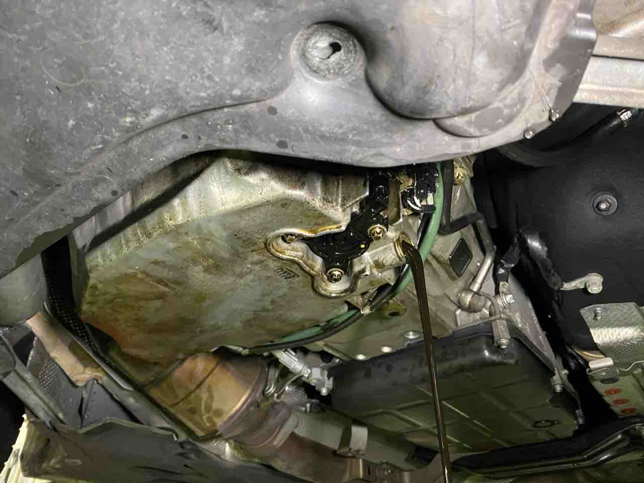 ベンツ C0 W4 M271 オイル漏れ修理 木下オートサービスのブログ