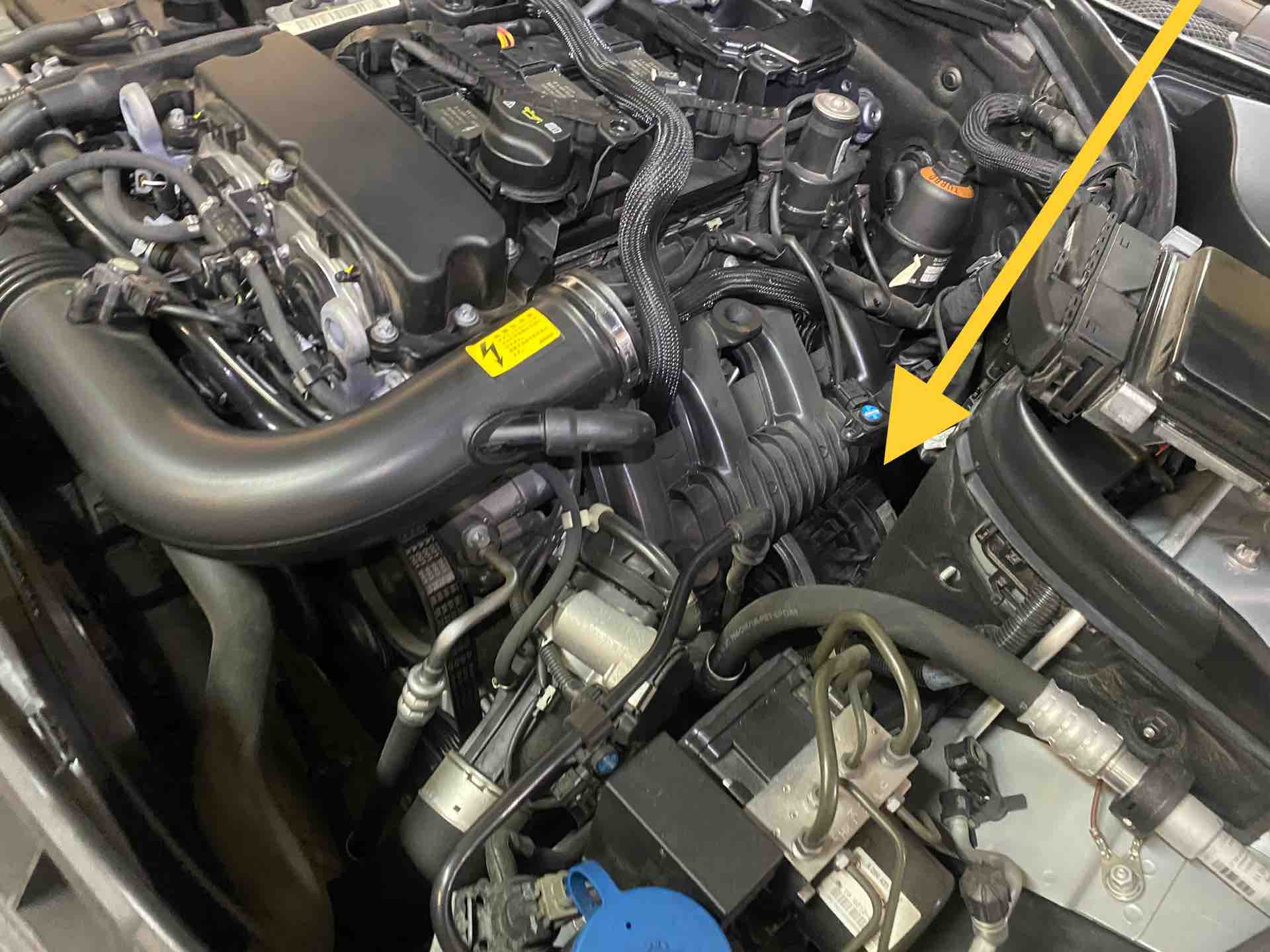メルセデスベンツ W204 C200 セカンダリエアポンプ : 木下オート 