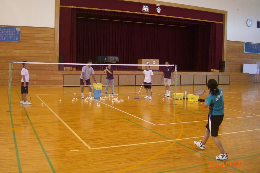 バドミントン部 御蔵島小中学校です