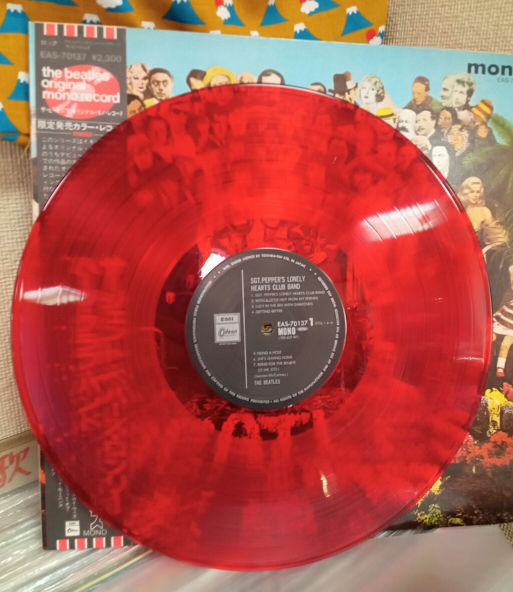The Beatles サージェントペーパー赤盤 モノラルLPレコード The Beatles サージェントペーパー赤盤 モノラルLPレコード