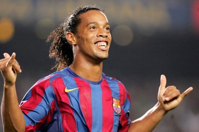 Ronaldinho-announces-his-Own-Crypto-740x492