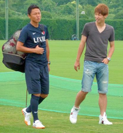 大迫勇也が古巣鹿島訪問 休ませてよ 連呼 海外サッカー日本人選手速報 World Samurai 大迫勇也が古巣鹿島訪問 休ませてよ 連呼 海外サッカー日本人選手速報 World Samurai