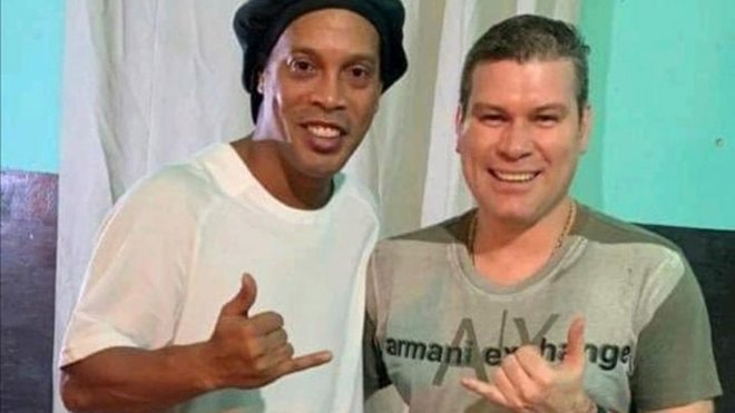 ロナウジーニョさん 拘置所生活ですぐに友達を作る サッカーまとめアンテナ サッカーラボアンテナ