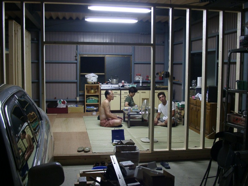 車庫に住む 憧れのガレージ生活 車日記