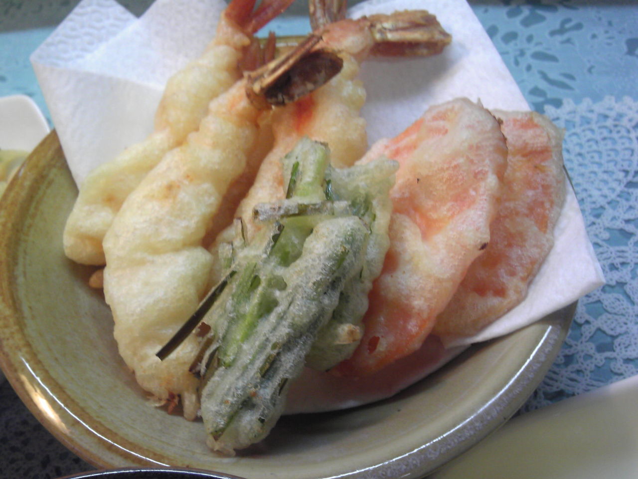 赤海老の天ぷらと玉葱炒めでお昼ご飯 みいこの部屋