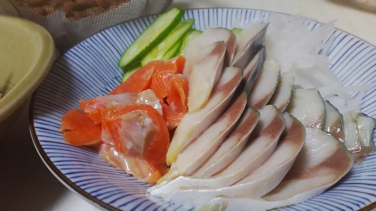 豆腐皮のゴマダレ和えと鯖のお刺身でおつまみ と自家製ピーナッツ みいこの部屋