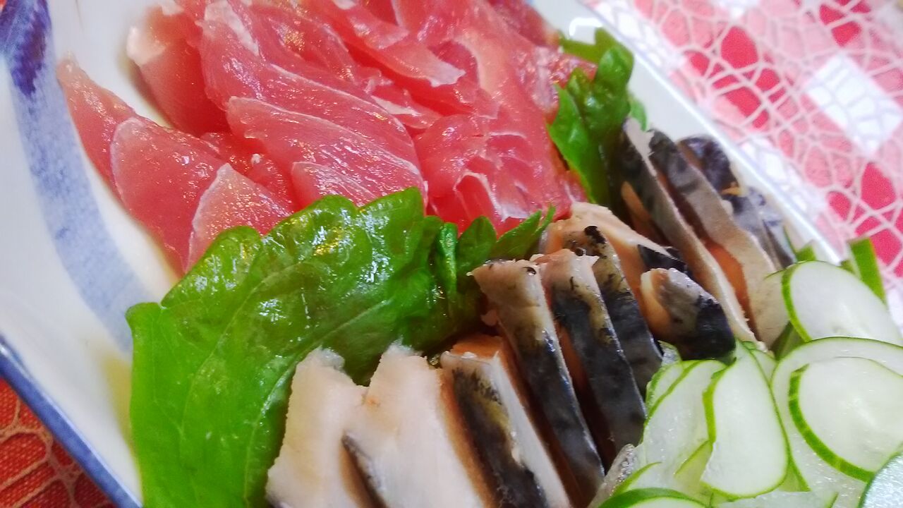 鮪とサバのお刺身でおつまみ にぎり寿司も みいこの部屋