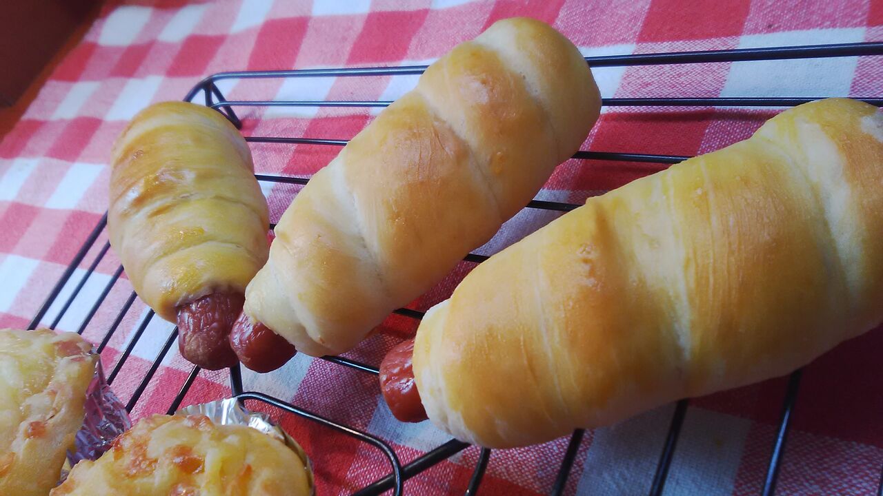 ウインナーロールパンとベーコンチーズロールパン みいこの部屋