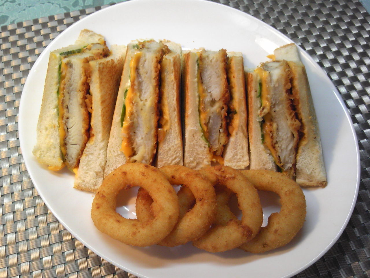 バサ 白身魚 のピカタサンドで朝食 みいこの部屋