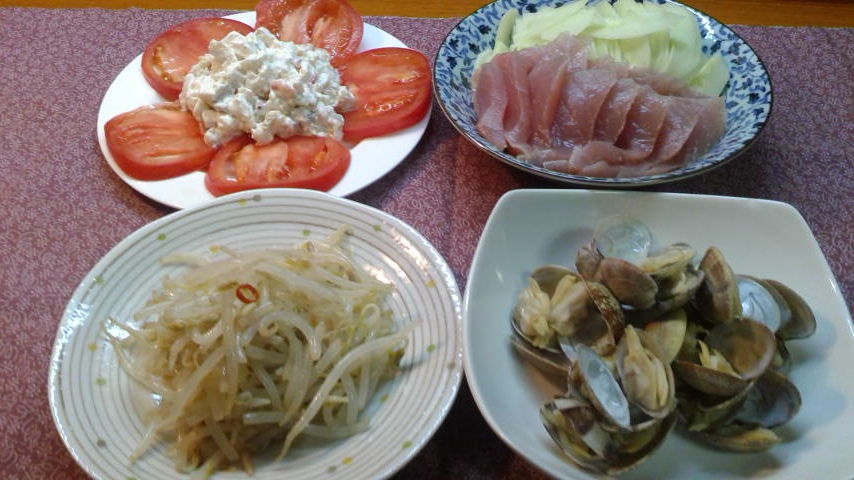 おつまみ トマトとホッキ貝サラダ アサリの酒蒸し みいこの部屋 おつまみ トマトとホッキ貝サラダ アサリの酒蒸し みいこの部屋