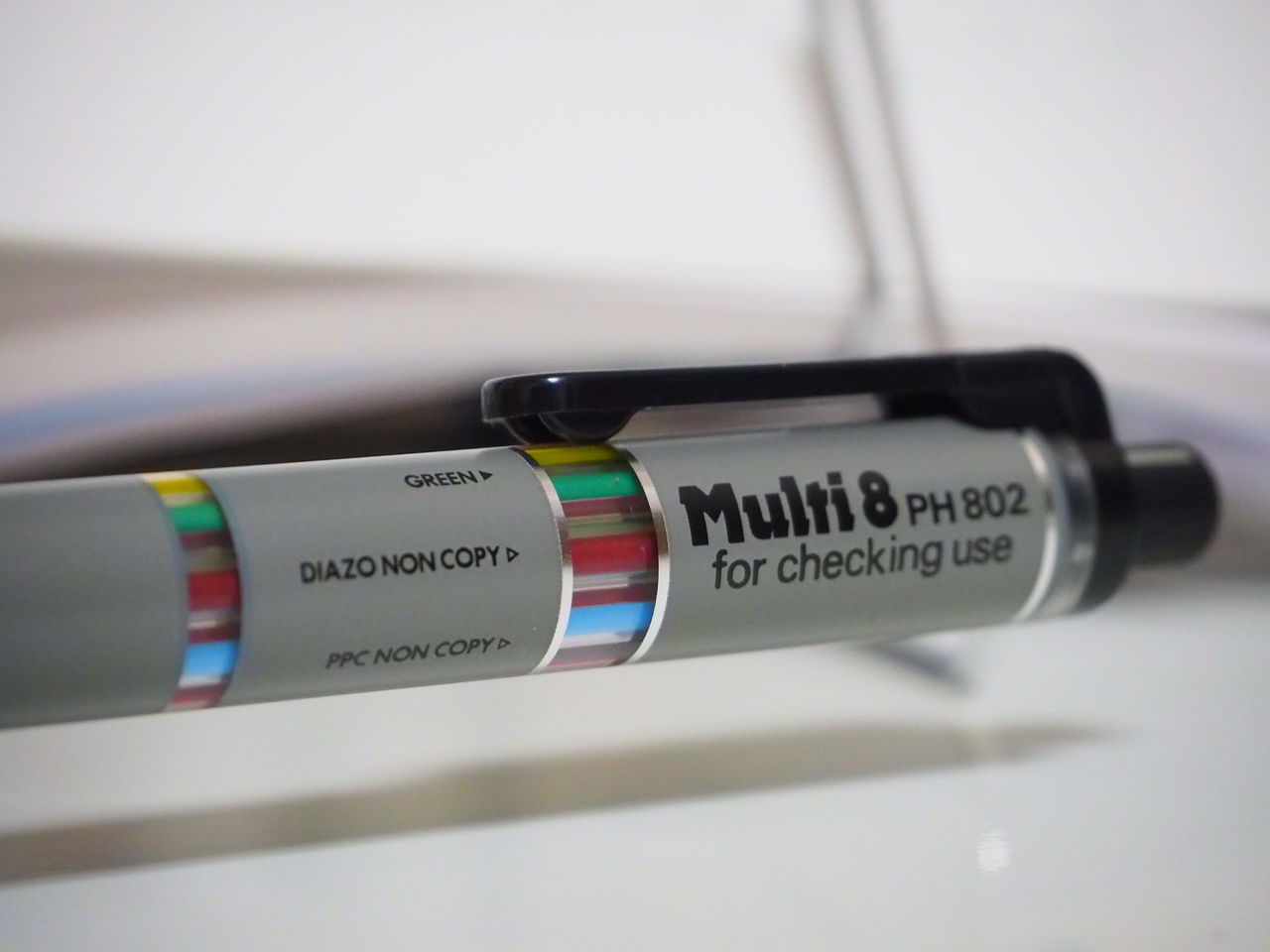 マルチ8 無印良品 8色色鉛筆芯シャープペン 廃番 マルチ8 無印良品 8色色鉛筆芯シャープペン 廃番