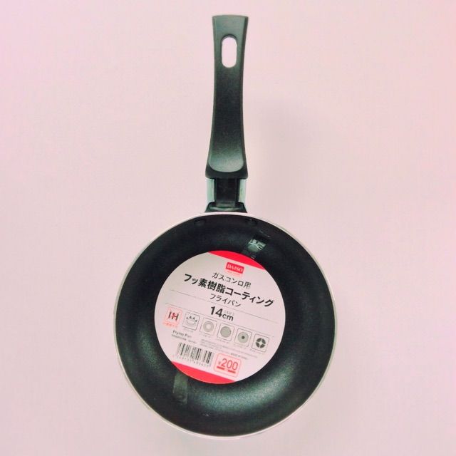 ダイソー 216フッ素樹脂コーティングフライパン 一人分のおかずの温め ミルクパンがわりに愛用中 かったもの よかったもの ダイソー 216フッ素樹脂コーティングフライパン 一人分のおかずの温め ミルクパンがわりに愛用中 かったもの よかったもの