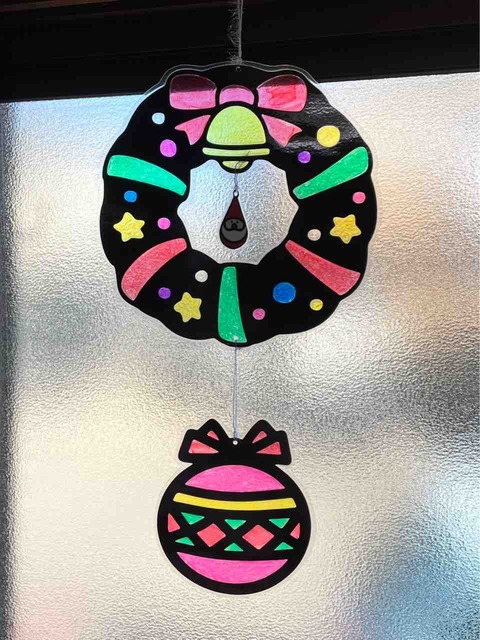 クリスマス工作 ステンドグラス風クリスマスリース こんな可愛いの