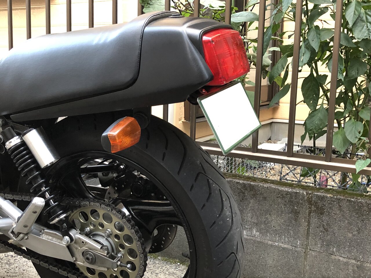 Gsx750sカタナ ナンバープレートの角度を40度に合法化 カタナとrzの日記 Gsx750sカタナ ナンバープレートの角度を40度に合法化 カタナとrzの日記