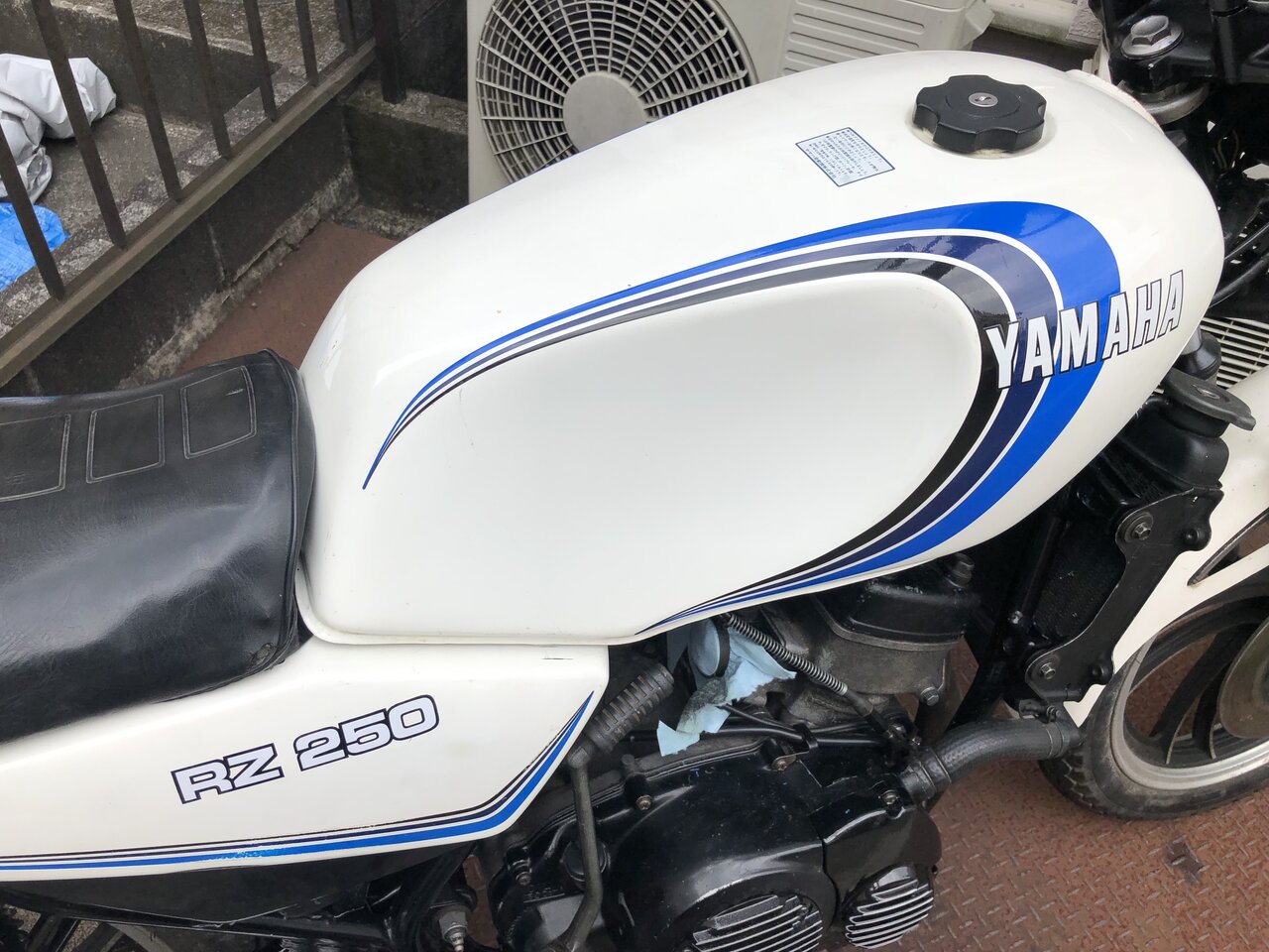 ＲＺ２５０/３５０用　ハネタイプテールカウル！新品 【即決】 RZ250⁄350用Bタイプテールカウル | 旧車バイクカスタムパーツのゼット