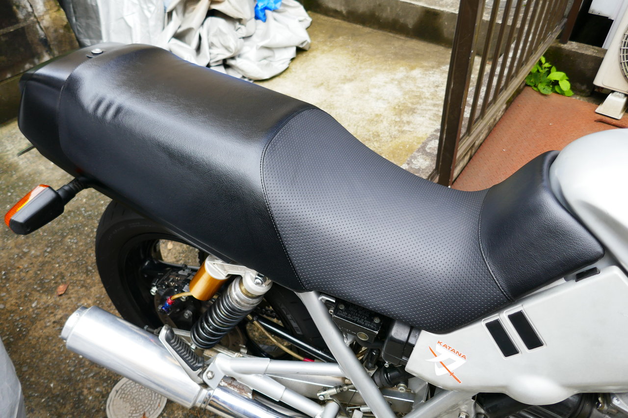 GSX750Sカタナ シート張り替え : カタナとRZの日記