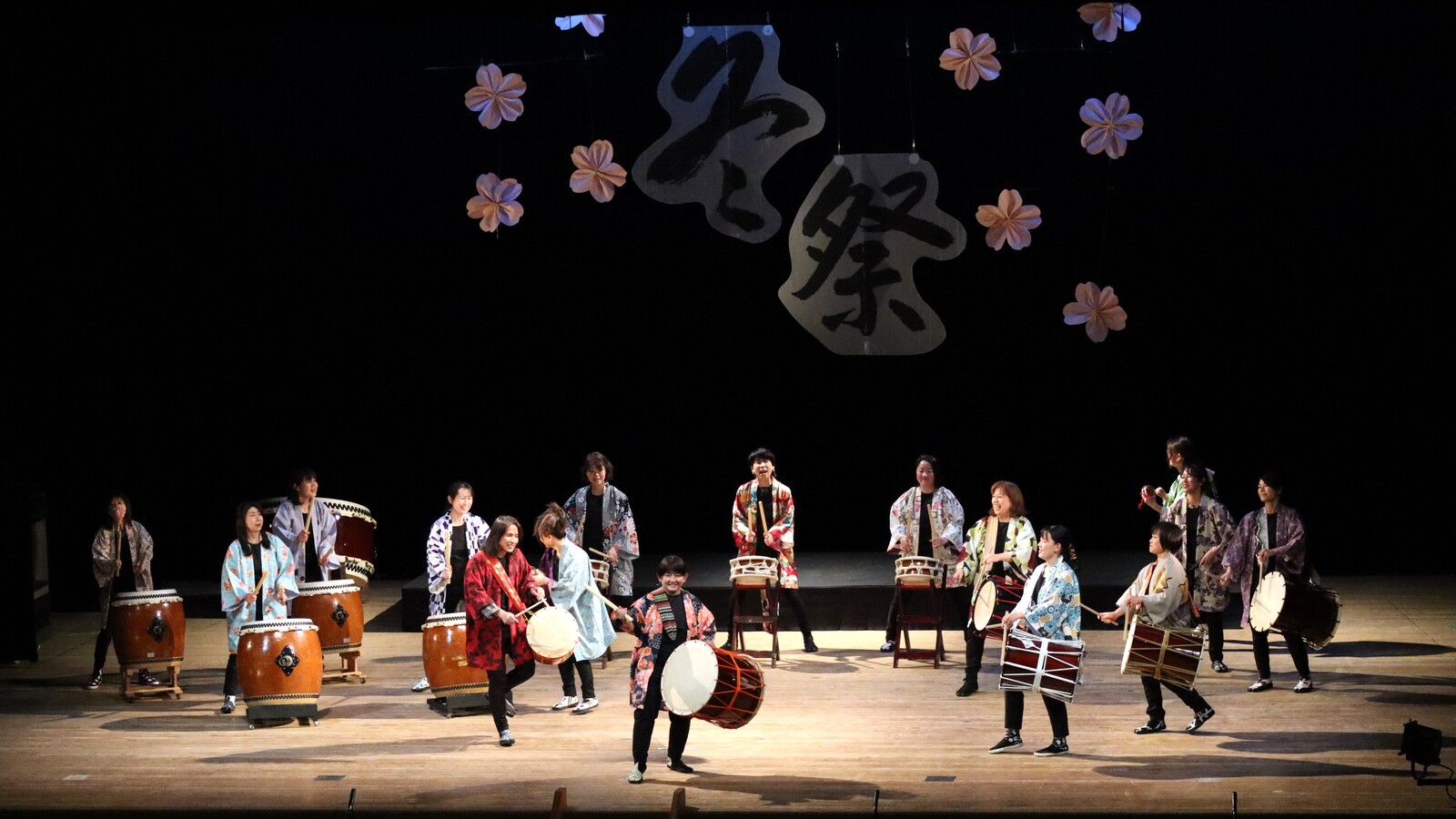 11グループが登場 星の里いわふねで行われた和太鼓フェスタ 冬祭 に行ってきた 交野タイムズ 11グループが登場 星の里いわふねで行われた和太鼓フェスタ 冬祭 に行ってきた 交野タイムズ