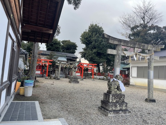 DA6E4983-654D-461B-A417-643C3F2C4DE0