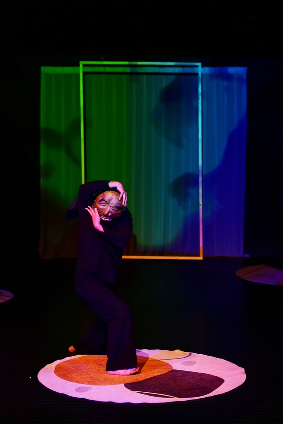 ジョン　スソッー韓国仮面舞踏