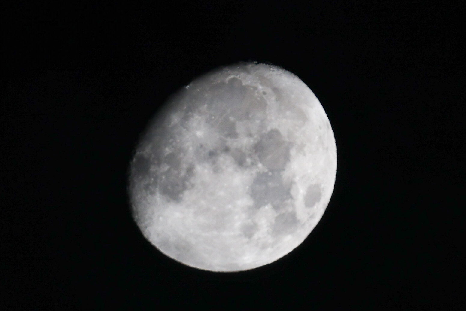 今年の中秋の名月は満月で ハーベストムーン で9月10日 月 お天気は大丈夫 何時から出る 交野タイムズ