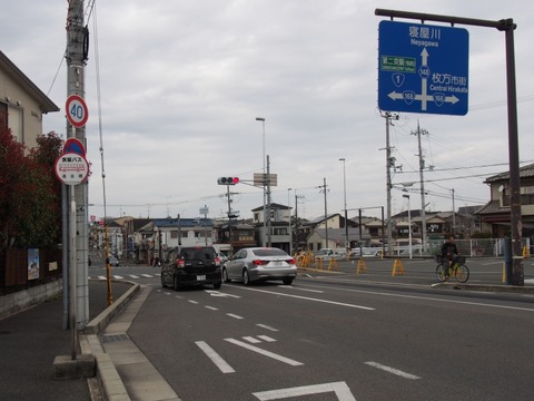 (1)P4032310