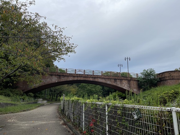 FB98AB49-C3A2-4F45-8B7C-C49D555275E7