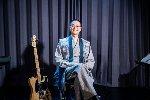 シム　サンミンーギター