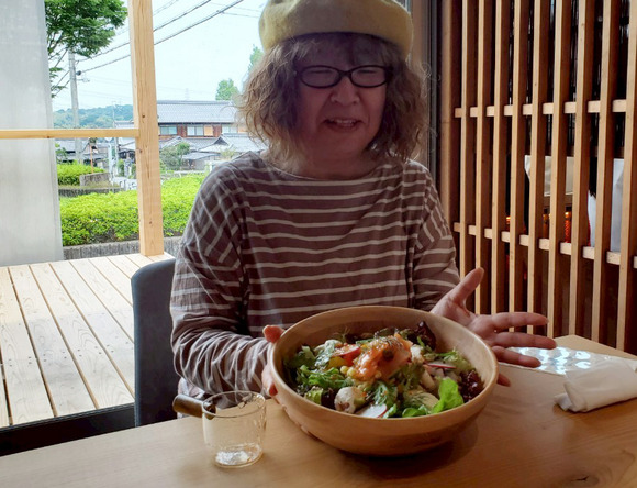 2FF17B51-D5FA-4768-81D4-F06D3BA5F9C6