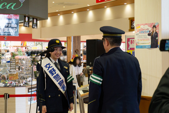 交通安全運動 20250406-贈呈