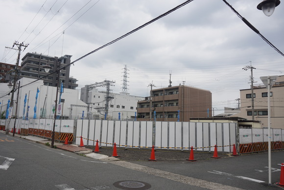 交野市駅の市役所側が更地になってる。4階建てのビルができるみたい【情報提供：いりこ猫さん】