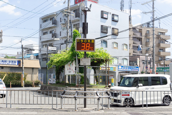 星田駅前の気温計 20240801-1