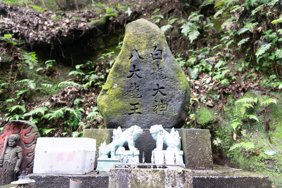 磐船神社近くの滝 202407038