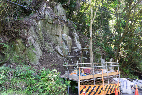 磐船神社近くの崖の工事 202405292