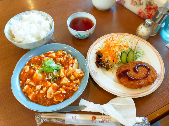 幾野の「Cafe Village」で日替わりランチ。『麻婆豆腐とコロッケ』を食べてきた