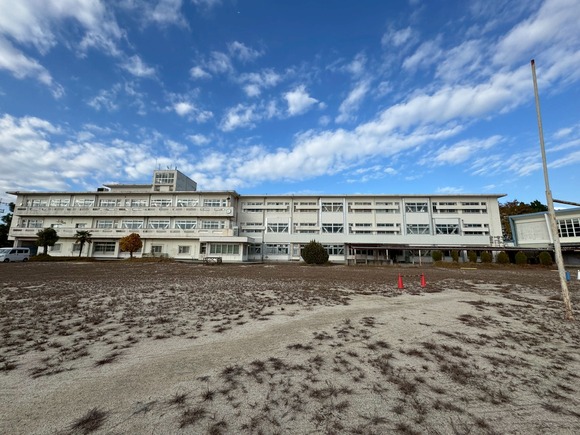 LINE_ALBUM_廃校学園祭プロモ写真_251204_1