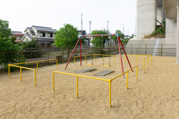 東倉治の高架下の公園 2024052819