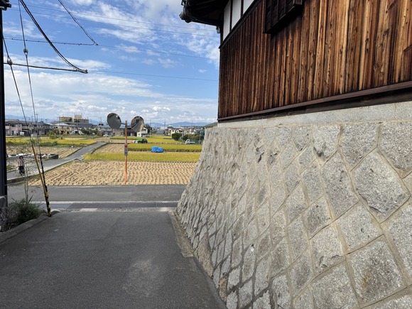 交野市内で稲刈りがはじまってる。刈るタイミングは例年並み