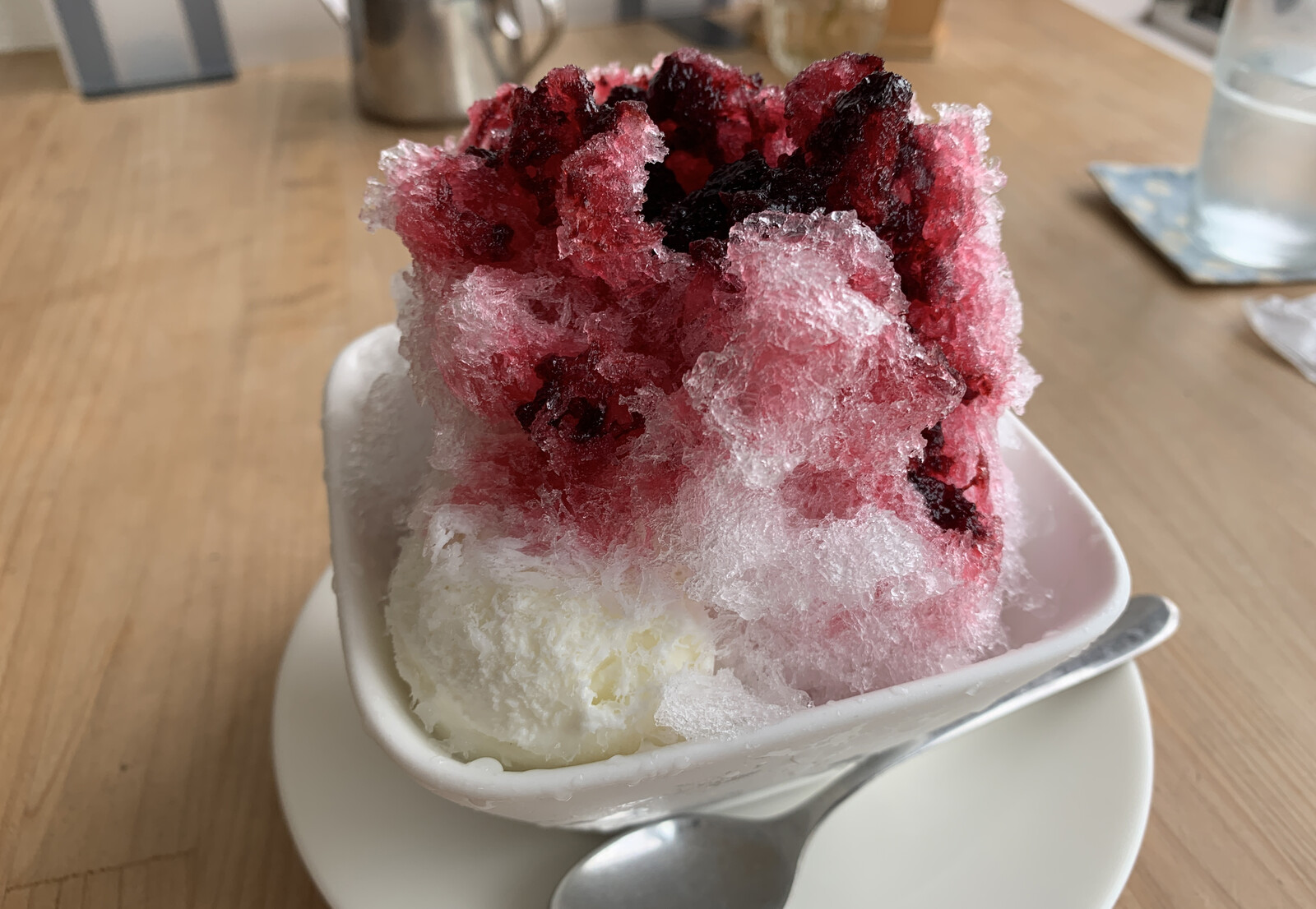 夏だ 交野かき氷特集 郡津のカフェminaのかき氷 交野産無農薬のブルーベリーを使っていて 地元の味 交野タイムズ