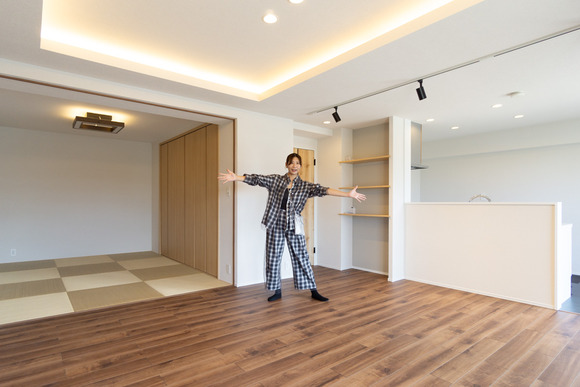 築40年超のマンションでリノベーション前と後を同時に見学できるってマジ？気に入ったら買ってもええんやって【タイムズ広告】