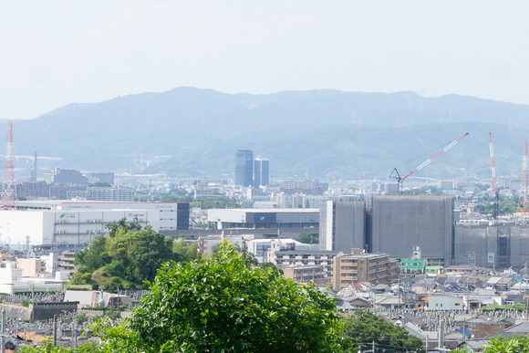 星田山手の階段 202406113-2