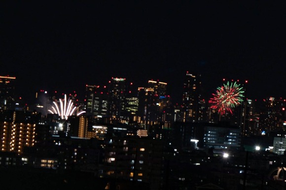枚方から見た天神祭の花火2024