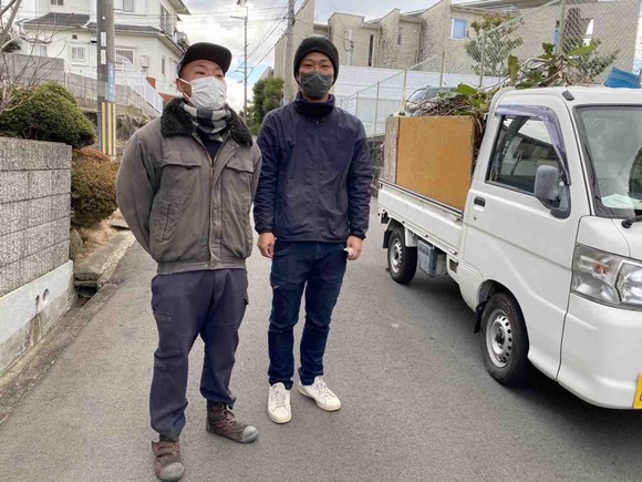 ポスティングチラシで出会った星庭造園さんに、実際に庭の木を切って