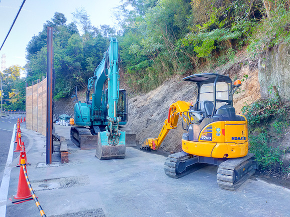 磐船神社近くの崖 202407215-2